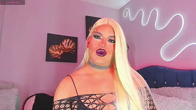 Snapshot of Missisabella_ chatting on 09-12-25, 12:44 Missisabella online show from 09-12-25, 12:44