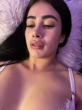 Snapshot of Sweet_and_caramel chatting on 02-16-25, 03:58 Sweet and caramel online show from 02-16-25, 03:58