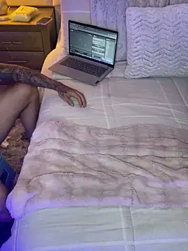 Sweet and caramel online show from 10-31-25, 12:18