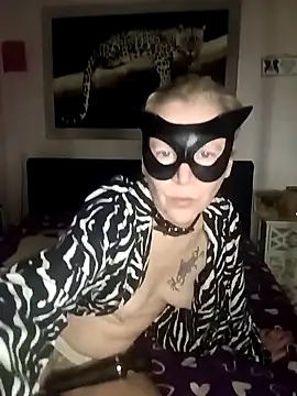 Franci-Queen-Cat online show from 01-15-25, 09:41