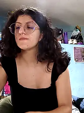 Snapshot of LoveElectra chatting on 04-07-26, 01:46 LoveElectra online show from 04-07-26, 01:46
