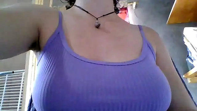 Snapshot of LoveElectra chatting on 05-27-26, 05:09 LoveElectra online show from 05-27-26, 05:09