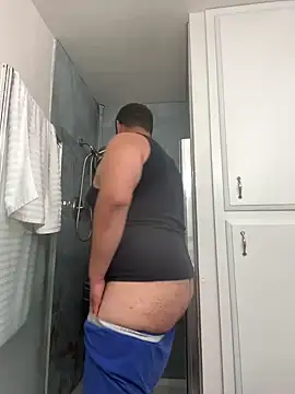 Snapshot of daddymaniaco69 chatting on 12-18-24, 05:59 daddymaniaco69 online show from 12-18-24, 05:59