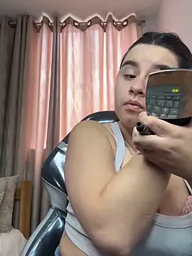 SaraBraun  online show from 10-07-25, 04:52