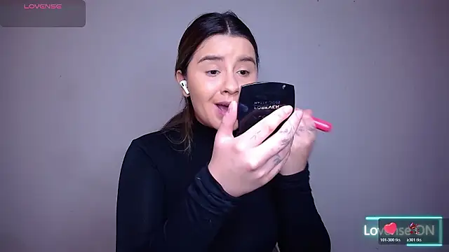 Snapshot of SaraBraun_ chatting on 02-11-26, 05:13 SaraBraun online show from 02-11-26, 05:13