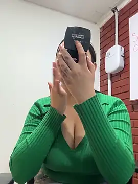 SaraBraun  online show from 10-16-25, 06:16