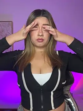 SaraBraun  online show from 07-15-26, 06:48