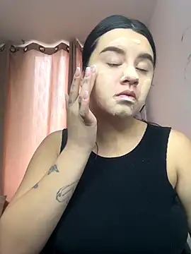 SaraBraun  online show from 10-29-25, 04:39