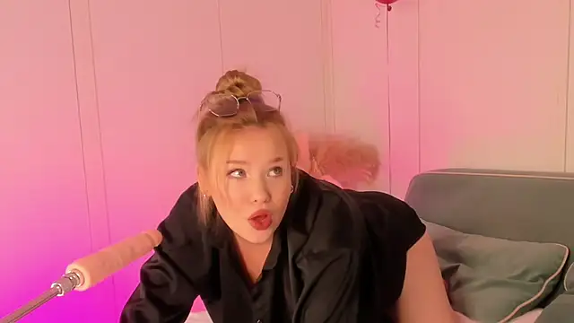 Snapshot of AgnesMilns chatting on 12-12-24, 08:36 AgnesMilns online show from 12-12-24, 08:36