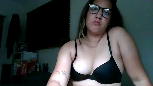 Snapshot of naughtynadia0502 chatting on 04-01-26, 03:41 naughtynadia0502 online show from 04-01-26, 03:41