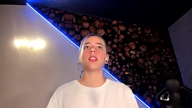 ArtemisaBlake online show from 03-11-25, 04:40