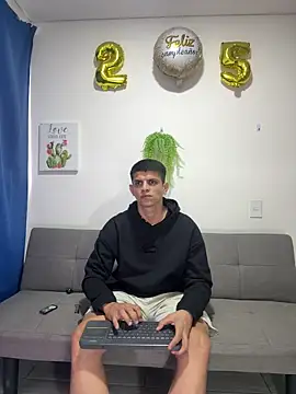 Snapshot of boss_of_cash chatting on 02-04-26, 12:00 boss of cash online show from 02-04-26, 12:00