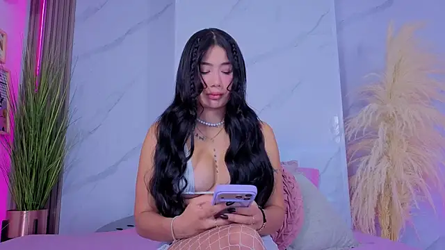 Chlooee   online show from 04-08-26, 01:51