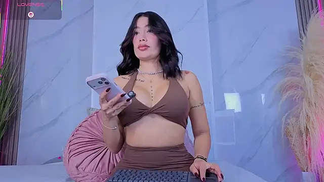 Chlooee   online show from 02-21-26, 01:29