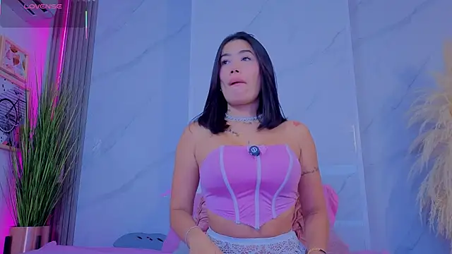 Chlooee   online show from 01-06-26, 02:04