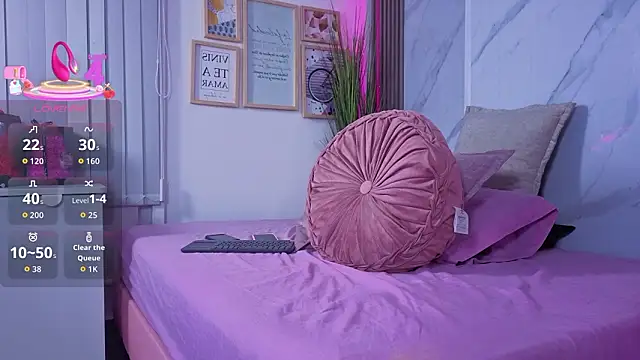 Chlooee   online show from 03-28-26, 03:07