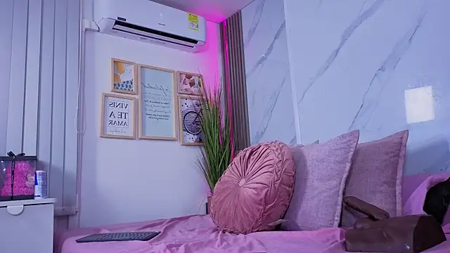 Chlooee   online show from 04-01-26, 12:13