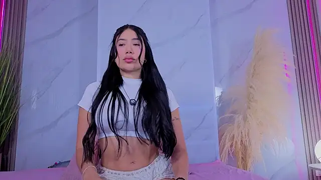 Chlooee   online show from 04-14-26, 02:16