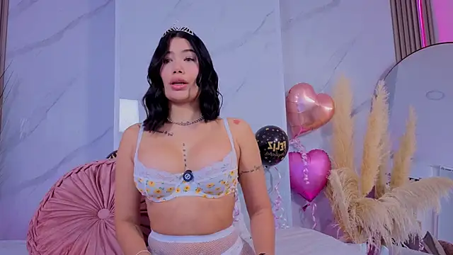 Chlooee   online show from 11-03-25, 01:22