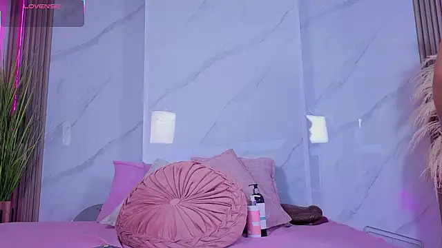 Chlooee   online show from 03-12-26, 02:17