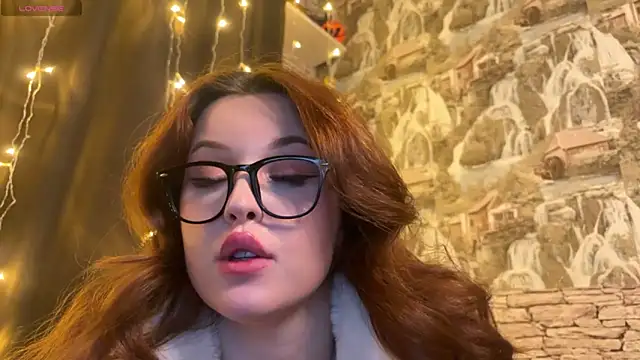 Snapshot of LaurenRossss chatting on 01-31-25, 02:04 LaurenRossss online show from 01-31-25, 02:04