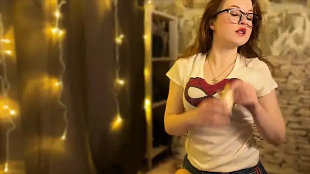 Snapshot of LaurenRossss chatting on 01-13-25, 11:17 LaurenRossss online show from 01-13-25, 11:17