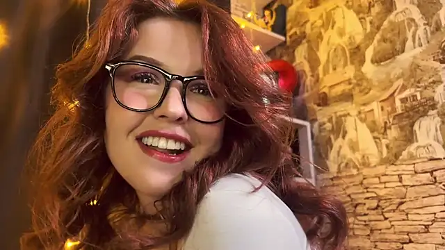 Snapshot of LaurenRossss chatting on 03-15-25, 11:39 LaurenRossss online show from 03-15-25, 11:39