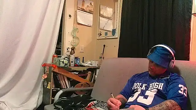 Snapshot of TwoFarty240 chatting on 03-22-26, 09:27 TwoFarty240 online show from 03-22-26, 09:27