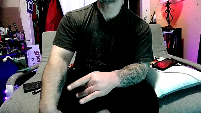 Snapshot of TwoFarty240 chatting on 02-15-26, 11:14 TwoFarty240 online show from 02-15-26, 11:14