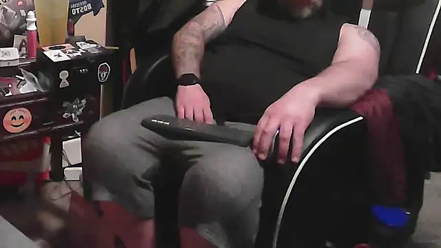 TwoFarty240 online show from 10-20-25, 12:13