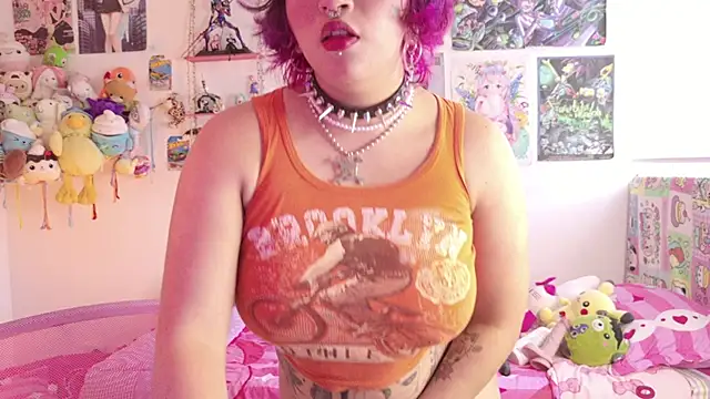 Snapshot of lady_noize chatting on 06-30-26, 10:21 lady noize online show from 06-30-26, 10:21