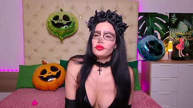 KattieSims online show from 10-30-25, 05:32