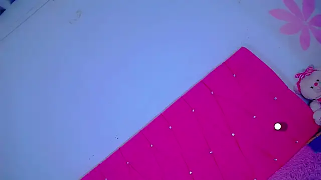 Theylor Rouse online show from 12-19-25, 05:32