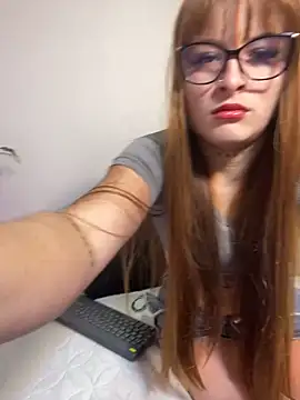 Snapshot of Liah_ferrer chatting on 11-15-25, 11:25 Liah ferrer online show from 11-15-25, 11:25