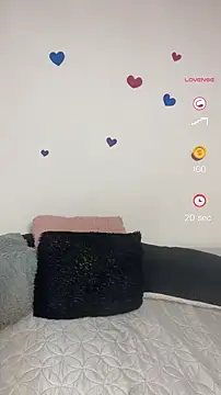 Snapshot of Liah_ferrer chatting on 10-11-25, 10:00 Liah ferrer online show from 10-11-25, 10:00