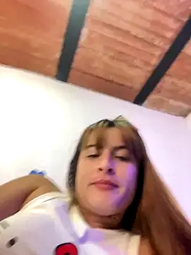 Snapshot of Liah_ferrer chatting on 09-19-25, 10:36 Liah ferrer online show from 09-19-25, 10:36