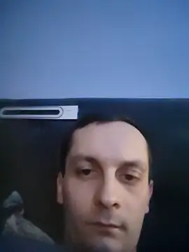 Snapshot of Kondzio chatting on 12-22-24, 11:31 Kondzio online show from 12-22-24, 11:31