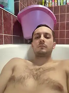 Snapshot of Kondzio chatting on 12-15-24, 07:10 Kondzio online show from 12-15-24, 07:10