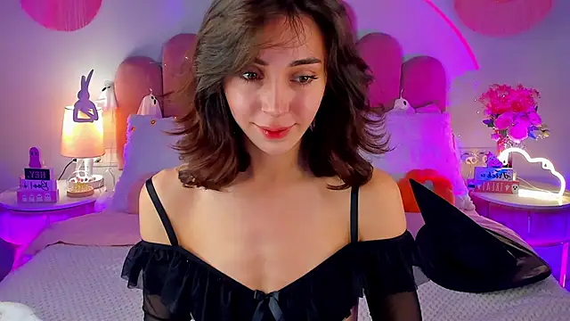 ElsaYoung online show from 10-31-25, 08:38