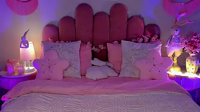 ElsaYoung online show from 04-11-26, 07:17