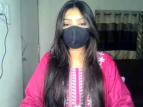 Snapshot of ishi_Beauty chatting on 02-18-26, 06:00 ishi Beauty online show from 02-18-26, 06:00