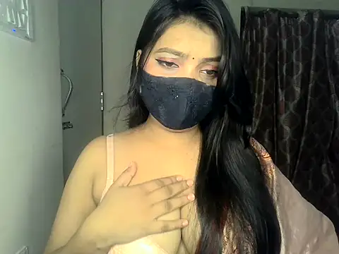 Snapshot of ishi_Beauty chatting on 10-07-25, 06:03 ishi Beauty online show from 10-07-25, 06:03
