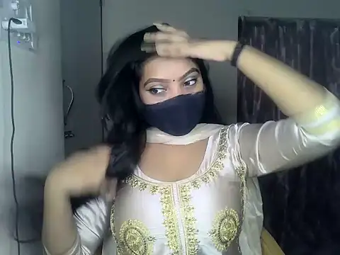 Snapshot of ishi_Beauty chatting on 10-01-25, 07:35 ishi Beauty online show from 10-01-25, 07:35