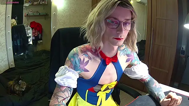 Snapshot of Julia_dolls chatting on 03-11-25, 05:13 Julia dolls online show from 03-11-25, 05:13