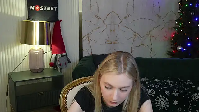 Snapshot of Ewa_Pearl chatting on 01-08-25, 11:43 Ewa Pearl online show from 01-08-25, 11:43