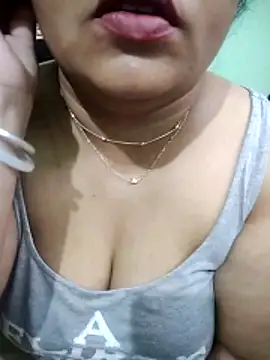 Snapshot of Oeshi chatting on 03-19-26, 07:36 Oeshi online show from 03-19-26, 07:36