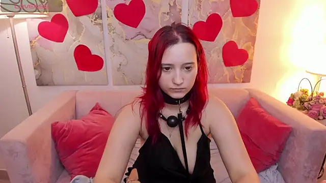 Snapshot of RachelPirce chatting on 02-19-25, 01:39 RachelPirce online show from 02-19-25, 01:39