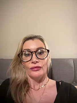 Englishhotwife4u online show from 12-13-24, 05:21