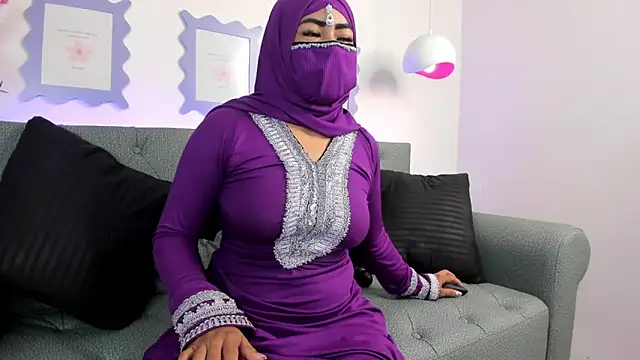 Snapshot of jazmin_anbar chatting on 03-05-25, 04:57 jazmin anbar online show from 03-05-25, 04:57