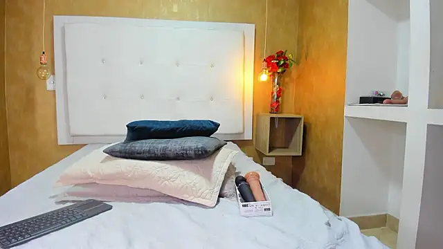 Milaspetite online show from 03-16-26, 09:06